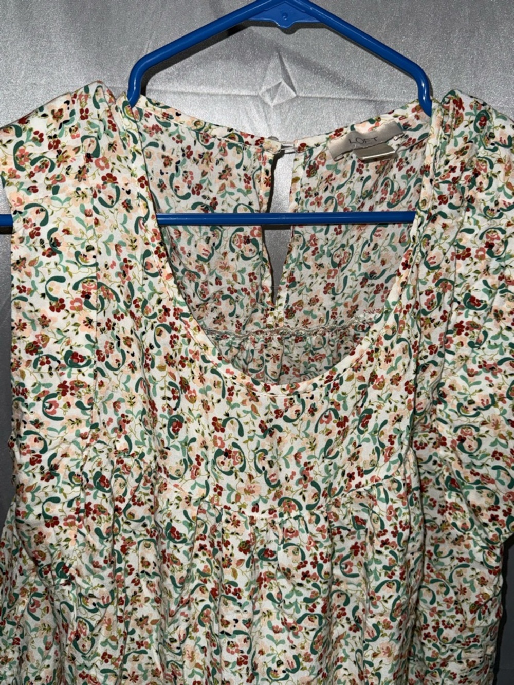 LOFT Cream Floral Scoop-Neck Tunic with Green and Red Accents